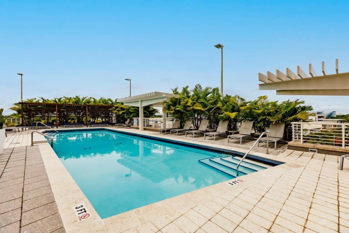 Palm Place Heart Of Miami With Parking Pool And Gym Zewnętrze zdjęcie